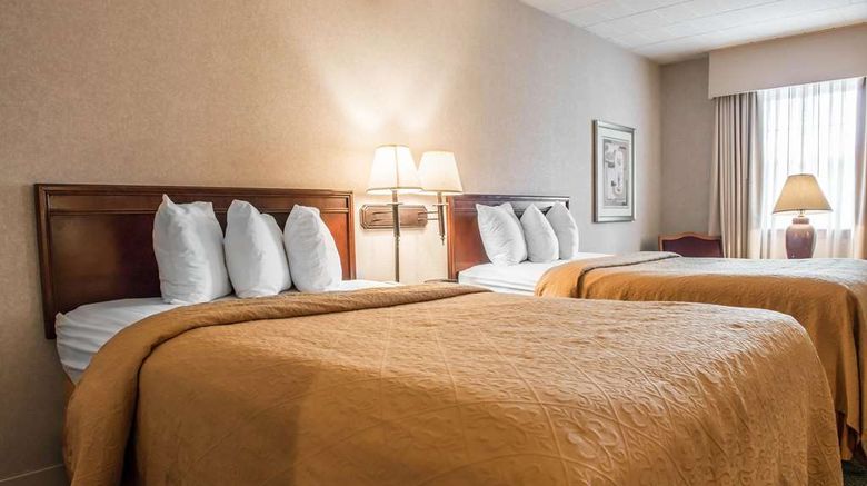 <b>Quality Inn Pittsburgh Airport Room</b>. Images powered by <a href="https://iceportal.shijigroup.com/" title="IcePortal" target="_blank">IcePortal</a>.