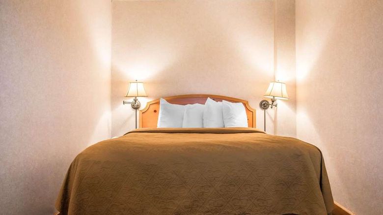 <b>Quality Inn Pittsburgh Airport Suite</b>. Images powered by <a href="https://iceportal.shijigroup.com/" title="IcePortal" target="_blank">IcePortal</a>.