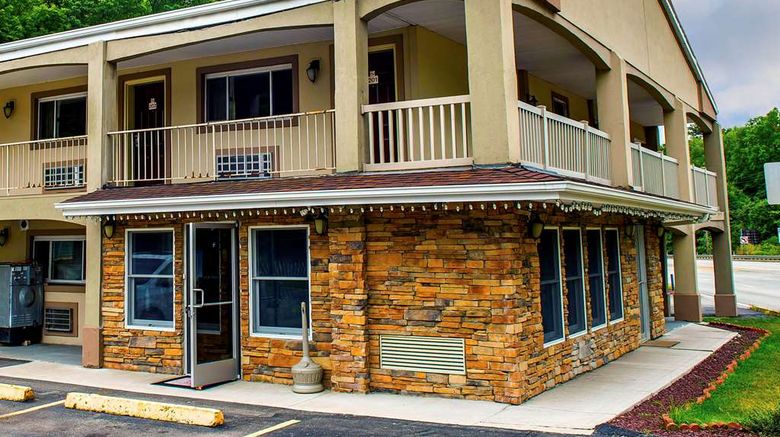 <b>Econo Lodge Jefferson Hills Hwy 51 Exterior</b>. Images powered by <a href="https://iceportal.shijigroup.com/" title="IcePortal" target="_blank">IcePortal</a>.