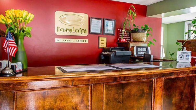 Econo Lodge Jefferson Hills Hwy 51 Lobby