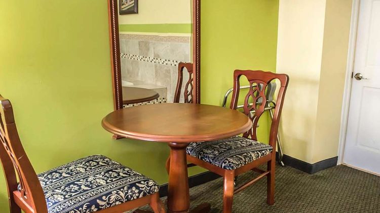 Econo Lodge Jefferson Hills Hwy 51 Room