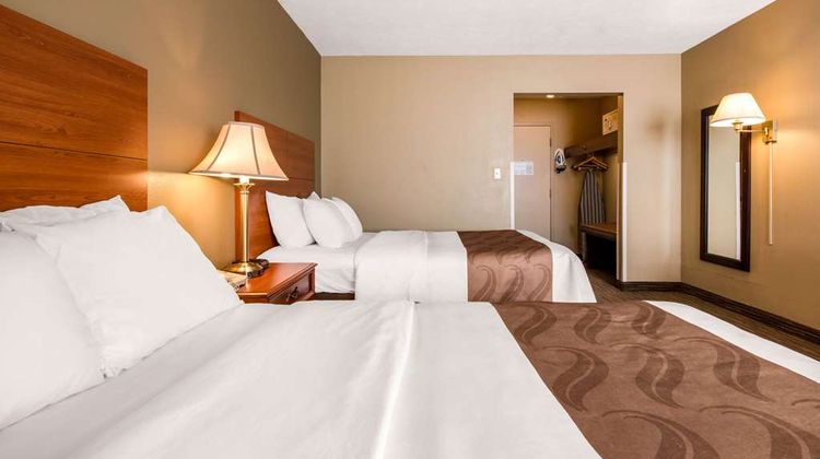Quality Inn And Suites New Castle Room