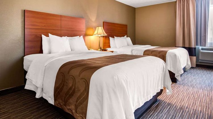 Quality Inn And Suites New Castle Suite