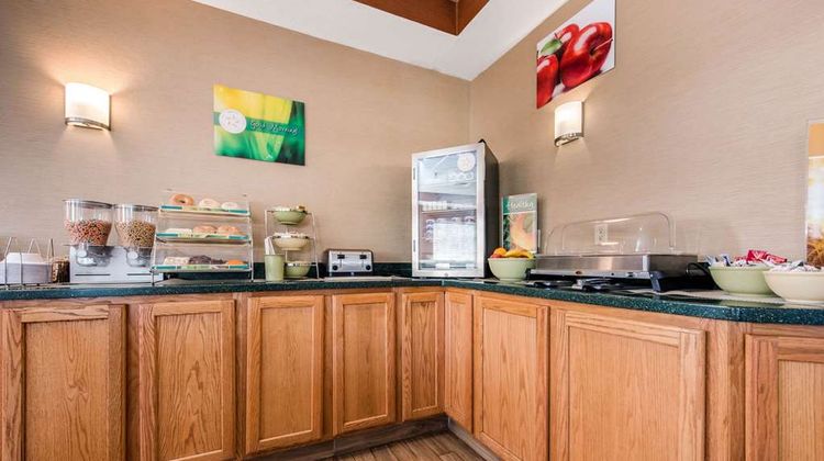 Quality Inn And Suites New Castle Restaurant