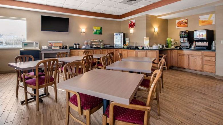 <b>Quality Inn And Suites New Castle Restaurant</b>. Images powered by <a href="https://iceportal.shijigroup.com/" title="IcePortal" target="_blank">IcePortal</a>.