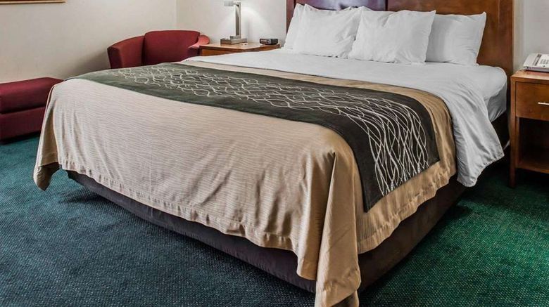 <b>Quality Inn Waynesburg Suite</b>. Images powered by <a href="https://iceportal.shijigroup.com/" title="IcePortal" target="_blank">IcePortal</a>.