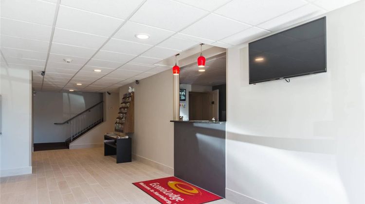 Econo Lodge Harrisburg Lobby