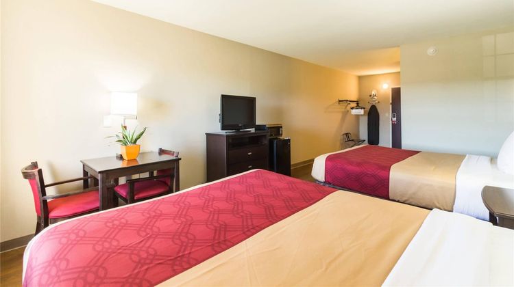 Econo Lodge Harrisburg Room