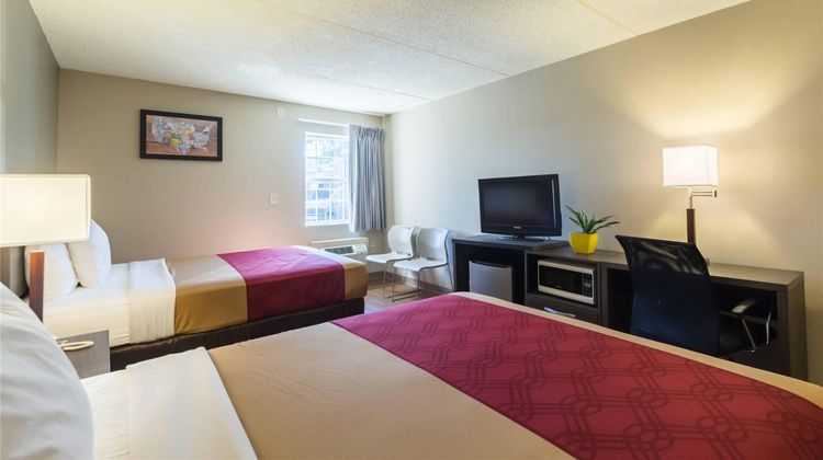 Econo Lodge Harrisburg Room