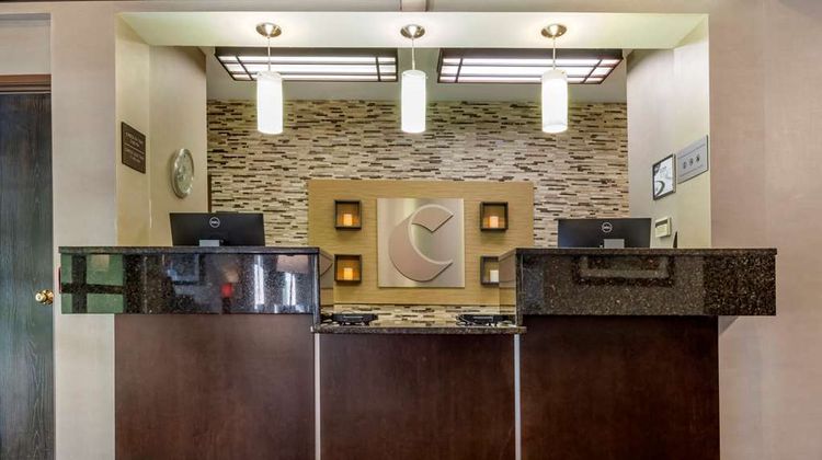 Comfort Inn & Suites Lobby