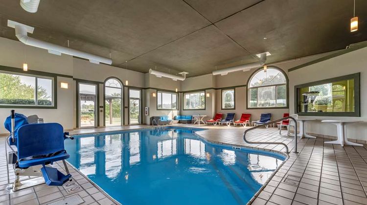 Comfort Inn & Suites Pool