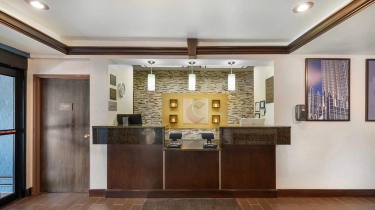 Comfort Inn & Suites Lobby