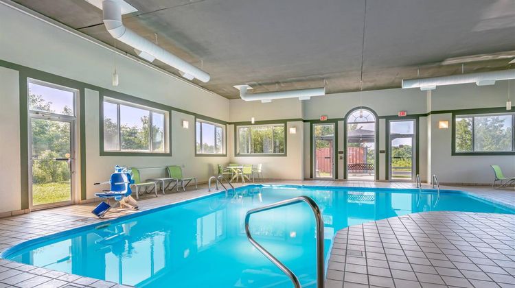Comfort Inn & Suites Pool