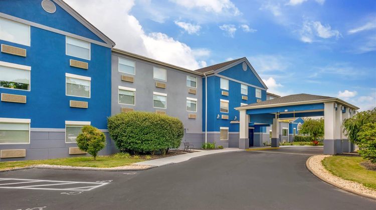 Comfort Inn & Suites Exterior