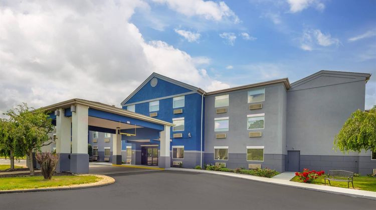 Comfort Inn & Suites Exterior
