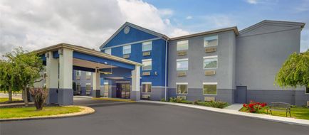 Comfort Inn & Suites Exterior