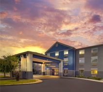 Comfort Inn & Suites Exterior