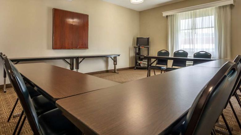 <b>Comfort Inn Meadowlands Meeting</b>. Images powered by <a href="https://iceportal.shijigroup.com/" title="IcePortal" target="_blank">IcePortal</a>.