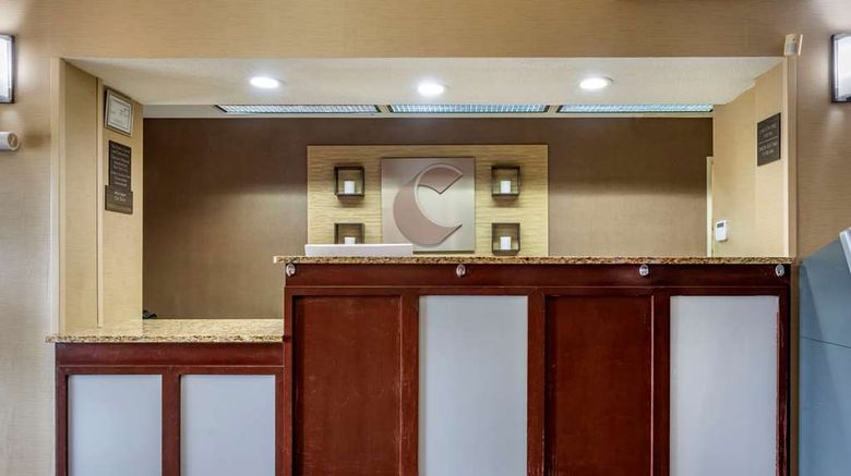 <b>Comfort Inn Meadowlands Lobby</b>. Images powered by <a href="https://iceportal.shijigroup.com/" title="IcePortal" target="_blank">IcePortal</a>.