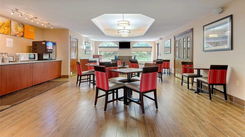 <b>Comfort Inn & Suites Wilkes-Barre Restaurant</b>. Images powered by <a href="https://iceportal.shijigroup.com/" title="IcePortal" target="_blank">IcePortal</a>.