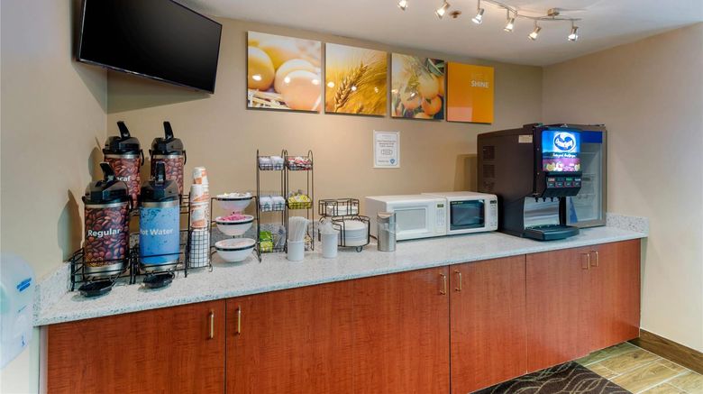 <b>Comfort Inn & Suites Wilkes-Barre Restaurant</b>. Images powered by <a href="https://iceportal.shijigroup.com/" title="IcePortal" target="_blank">IcePortal</a>.