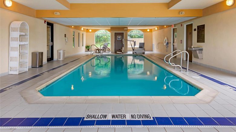 <b>Comfort Inn & Suites Wilkes-Barre Pool</b>. Images powered by <a href="https://iceportal.shijigroup.com/" title="IcePortal" target="_blank">IcePortal</a>.