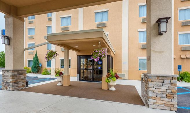 Comfort Inn & Suites Wilkes-Barre Exterior