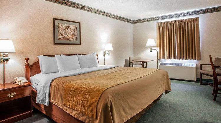Quality Inn Midway Room