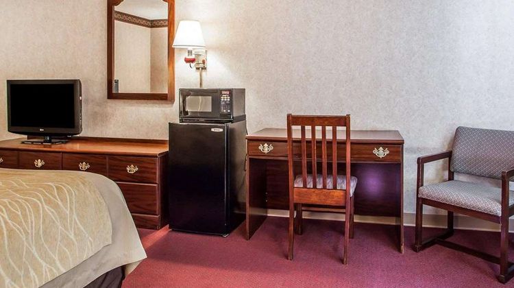 Quality Inn Midway Room