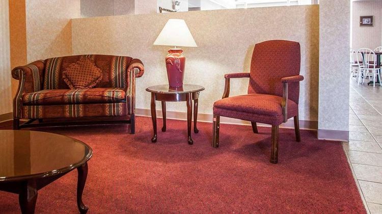 Quality Inn Midway Lobby
