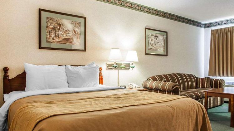 Quality Inn Midway Room