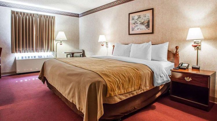 Quality Inn Midway Room
