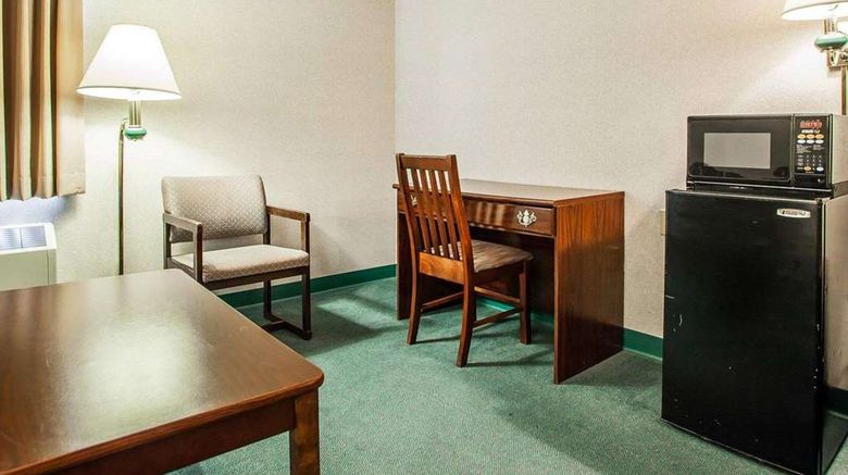 <b>Quality Inn Midway Room</b>. Images powered by <a href="https://iceportal.shijigroup.com/" title="IcePortal" target="_blank">IcePortal</a>.