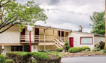 Econo Lodge Clarks Summit Scranton