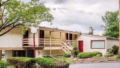 Econo Lodge Clarks Summit Scranton
