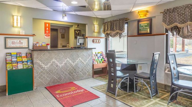 Econo Lodge Clarks Summit Scranton Lobby