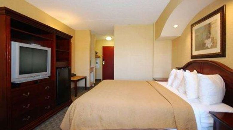 <b>Quality Inn and Suites Bensalem Room</b>. Images powered by <a href="https://iceportal.shijigroup.com/" title="IcePortal" target="_blank">IcePortal</a>.