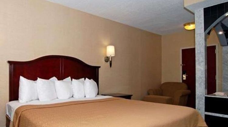 Quality Inn and Suites Bensalem Suite