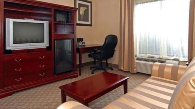<b>Quality Inn and Suites Bensalem Suite</b>. Images powered by <a href="https://iceportal.shijigroup.com/" title="IcePortal" target="_blank">IcePortal</a>.