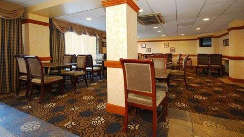 <b>Quality Inn and Suites Bensalem Restaurant</b>. Images powered by <a href="https://iceportal.shijigroup.com/" title="IcePortal" target="_blank">IcePortal</a>.