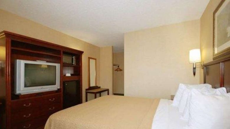 <b>Quality Inn and Suites Bensalem Room</b>. Images powered by <a href="https://iceportal.shijigroup.com/" title="IcePortal" target="_blank">IcePortal</a>.