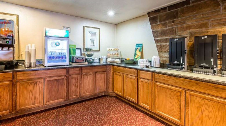 <b>Quality Inn Somerset Restaurant</b>. Images powered by <a href="https://iceportal.shijigroup.com/" title="IcePortal" target="_blank">IcePortal</a>.
