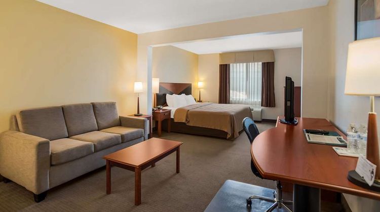 Quality Inn & Suites Suite