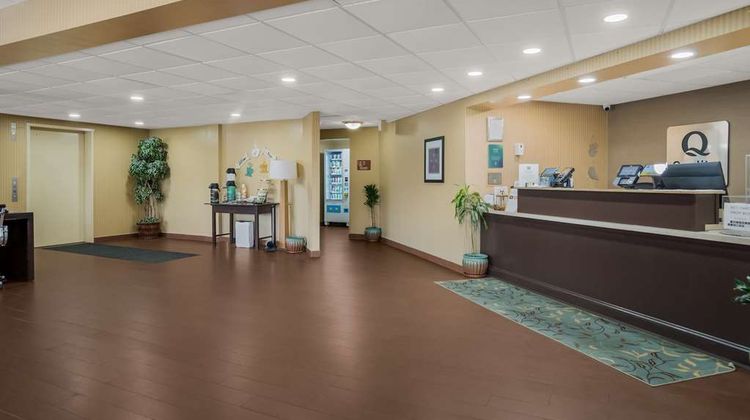 Quality Inn & Suites Lobby