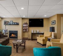 Quality Inn & Suites Lobby