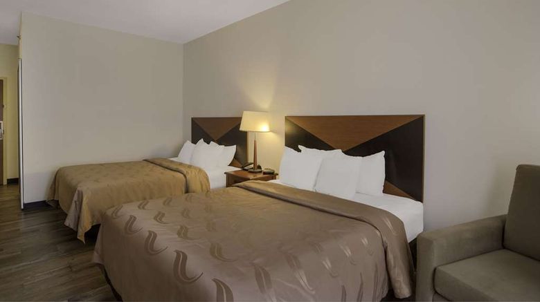 <b>Quality Inn & Suites Room</b>. Images powered by <a href="https://iceportal.shijigroup.com/" title="IcePortal" target="_blank">IcePortal</a>.