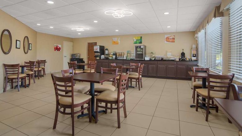 <b>Quality Inn & Suites Restaurant</b>. Images powered by <a href="https://iceportal.shijigroup.com/" title="IcePortal" target="_blank">IcePortal</a>.