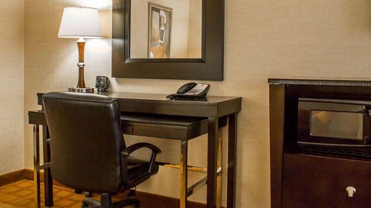 Comfort Suites Edinboro Suite