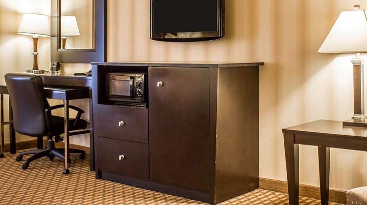 Comfort Suites Edinboro Suite