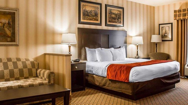 Comfort Suites Edinboro Suite
